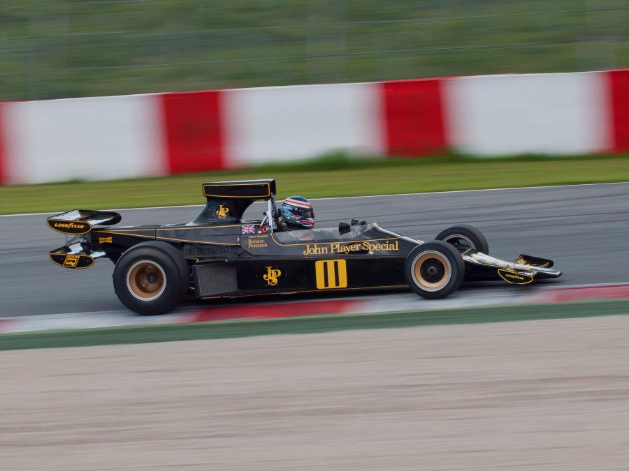 Lotus 76 1974 года  (фото 1 из 3)